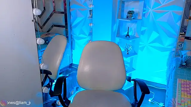 Snapshot of Jonesliam23 chatting on 06/02/26, 08:00 Jonesliam23 online show from 06/02/26, 08:00