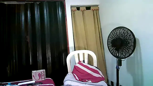 Snapshot of kimmiemm chatting on 03/10/25, 01:34 kimmiemm online show from 03/10/25, 01:34