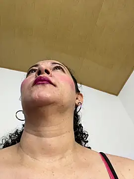 luisa curli online show from 12/05/25, 05:05