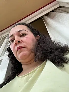 Snapshot of luisa_curli chatting on 05/31/26, 06:53 luisa curli online show from 05/31/26, 06:53