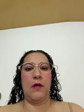 Snapshot of luisa_curli chatting on 06/12/26, 06:56 luisa curli online show from 06/12/26, 06:56
