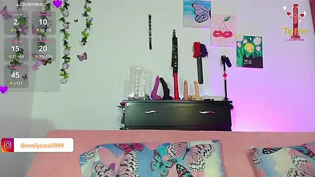 Snapshot of EmilyMeoww chatting on 03/11/25, 11:26 EmilyMeoww online show from 03/11/25, 11:26