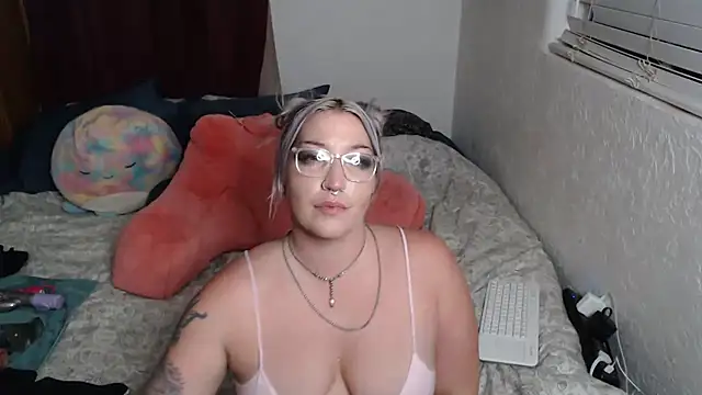 Snapshot of anja_peach chatting on 05/21/26, 06:20 anja peach online show from 05/21/26, 06:20