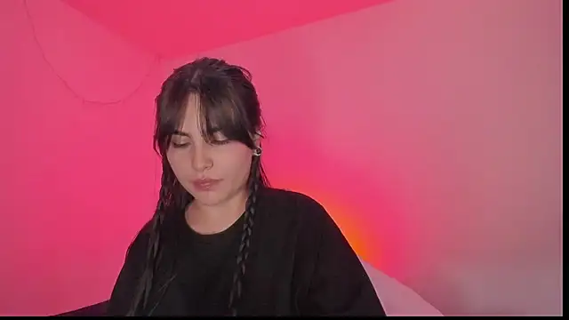 Snapshot of sol__angel chatting on 02/20/25, 03:23 sol angel online show from 02/20/25, 03:23