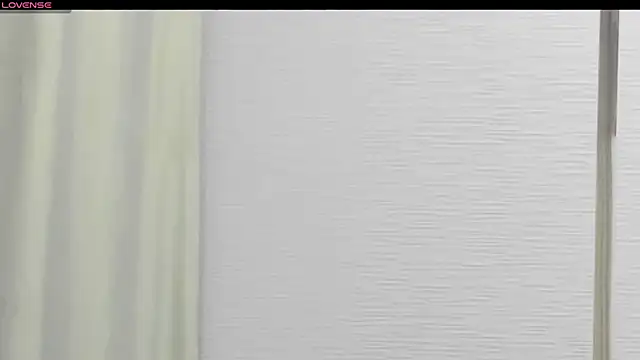 juliamurr18 online show from 02/28/25, 12:54