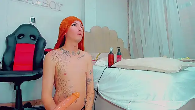 Snapshot of EmilyySaenz chatting on 03/05/25, 10:43 EmilyySaenz online show from 03/05/25, 10:43