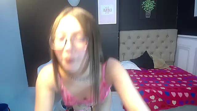 Snapshot of salome_pavlova7 chatting on 01/15/25, 01:23 salome pavlova7 online show from 01/15/25, 01:23