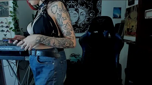 Demongirl6666 online show from 02/13/25, 04:32