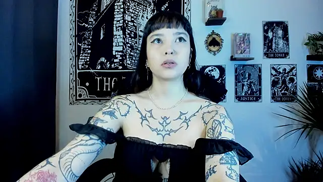 Demongirl6666 online show from 10/15/25, 06:08