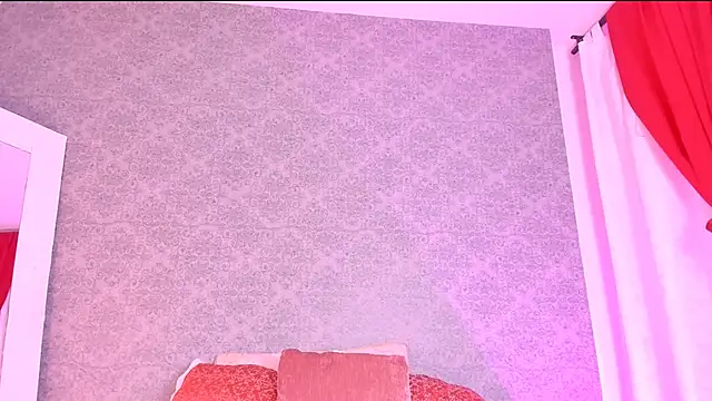 Snapshot of CatrinaRossi chatting on 12/28/24, 07:54 CatrinaRossi online show from 12/28/24, 07:54