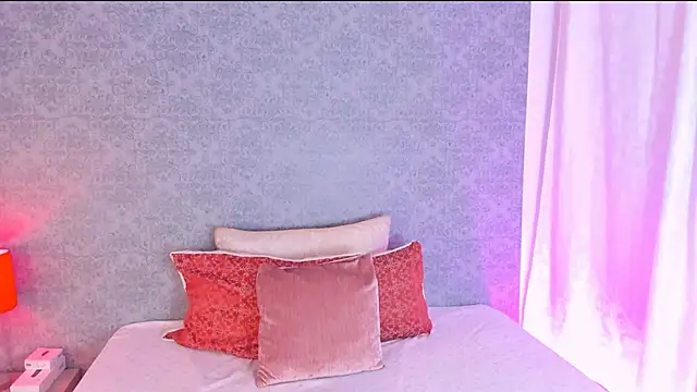 Snapshot of CatrinaRossi chatting on 01/18/25, 08:09 CatrinaRossi online show from 01/18/25, 08:09