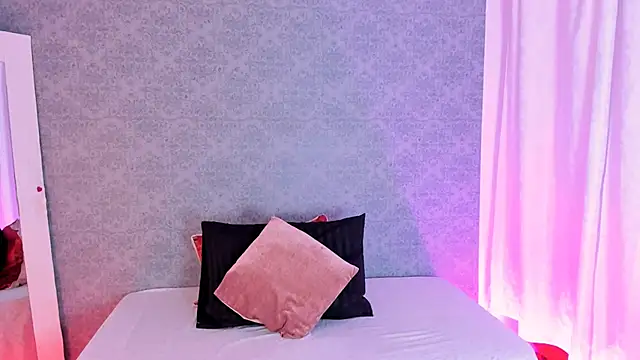 Snapshot of CatrinaRossi chatting on 02/05/25, 08:46 CatrinaRossi online show from 02/05/25, 08:46