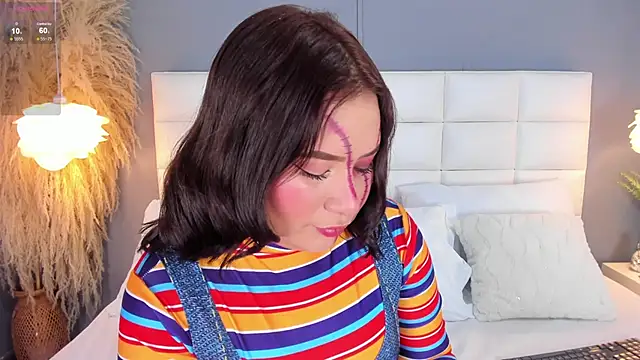 Snapshot of HannaKarson chatting on 10/31/25, 11:33 HannaKarson online show from 10/31/25, 11:33