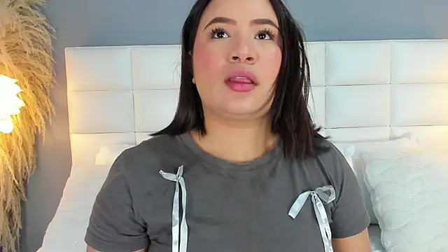 Snapshot of HannaKarson chatting on 11/04/25, 11:31 HannaKarson online show from 11/04/25, 11:31