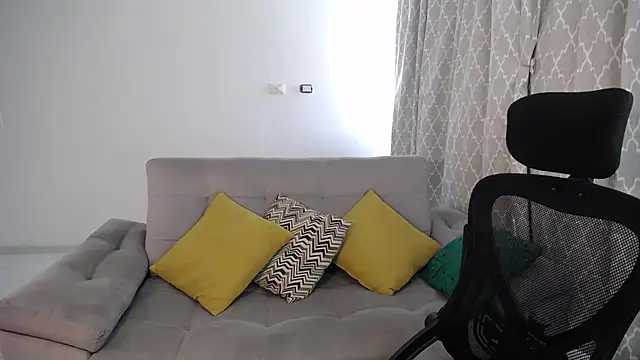 Liissa cute  online show from 02/06/25, 03:52