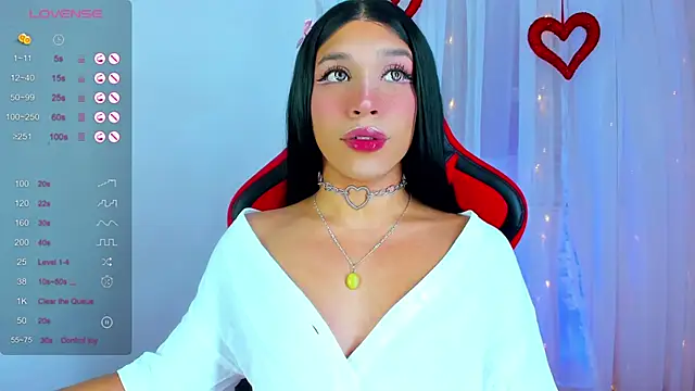 Snapshot of Emaa- chatting on 01/10/25, 02:25 Emaa- online show from 01/10/25, 02:25