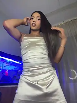 Snapshot of Emaa- chatting on 10/03/25, 01:24 Emaa- online show from 10/03/25, 01:24