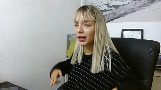 peyton golden1 online show from 11/21/25, 04:00