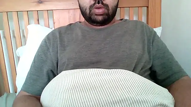 whoreboi98 online show from 04/19/26, 09:19