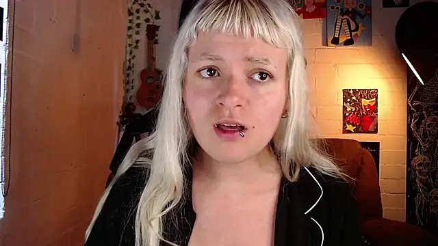 NEXT DOOR GIRL  online show from 03/15/25, 12:34