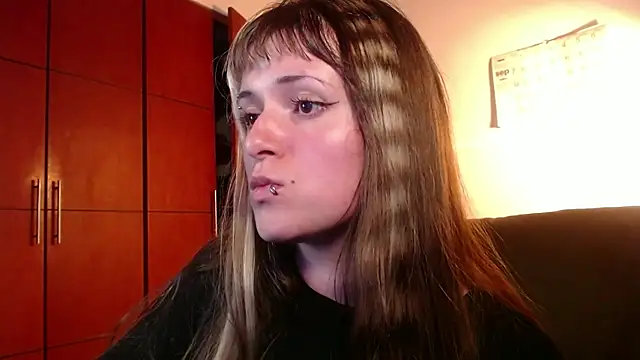 NEXT DOOR GIRL  online show from 10/04/25, 10:41