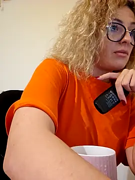 Selenna emma online show from 11/08/25, 02:39