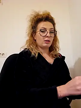 Selenna emma online show from 11/22/25, 08:08