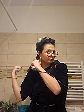 Selenna emma online show from 12/15/25, 02:54