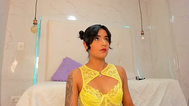 emilyadams0 online show from 10/03/25, 11:13