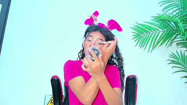 Snapshot of Briyit_Doll chatting on 01/30/25, 03:44 Briyit Doll online show from 01/30/25, 03:44