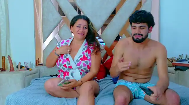 Snapshot of LeidyJones chatting on 03/15/25, 10:00 LeidyJones online show from 03/15/25, 10:00