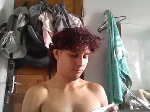 Snapshot of pedrodavid_ chatting on 01/29/25, 07:32 pedrodavid  online show from 01/29/25, 07:32