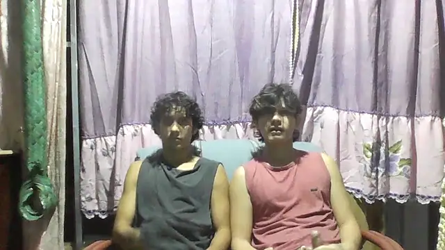 Snapshot of pedrodavid_ chatting on 10/15/25, 12:22 pedrodavid  online show from 10/15/25, 12:22