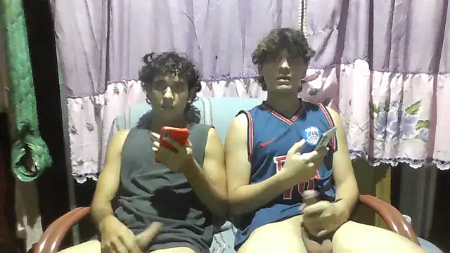 Snapshot of pedrodavid_ chatting on 10/19/25, 12:00 pedrodavid  online show from 10/19/25, 12:00