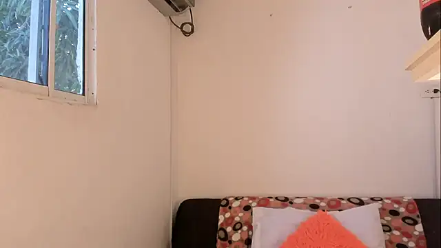 Snapshot of meganrossee69 chatting on 01/21/25, 06:34 meganrossee69 online show from 01/21/25, 06:34