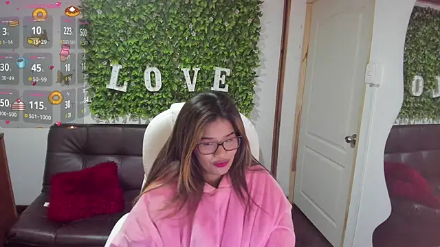 Enma  clark online show from 12/04/24, 07:17