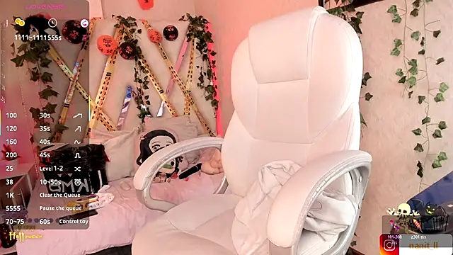 Punkys  online show from 10/30/25, 11:11