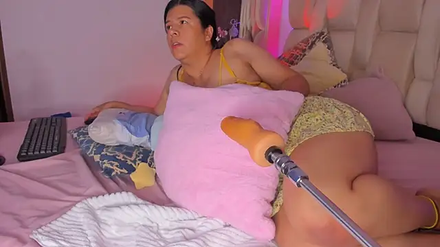 brendaruiz online show from 03/18/25, 02:26