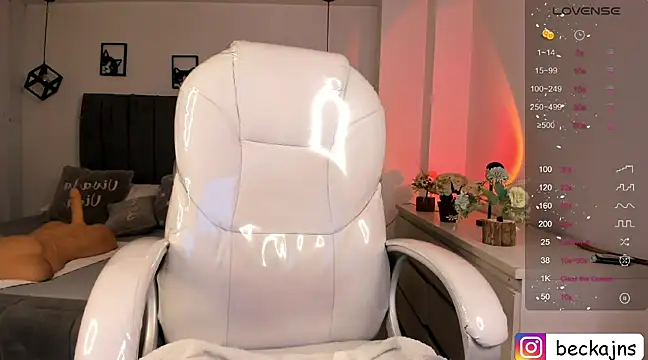 Beck jones online show from 02/18/25, 01:55