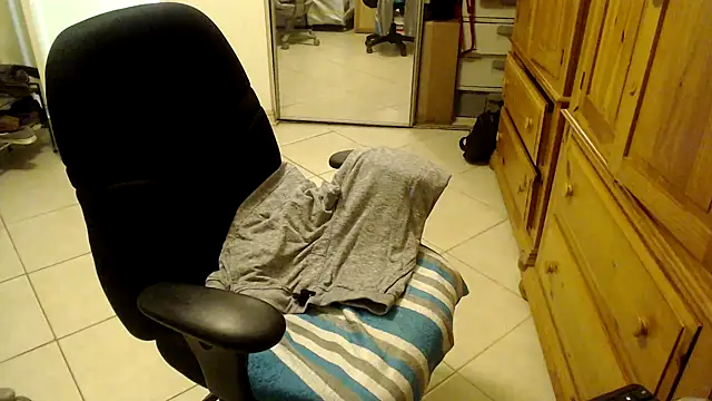 Snapshot of joeydee1 chatting on 02/16/25, 07:05 joeydee1 online show from 02/16/25, 07:05
