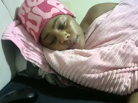 Snapshot of sweetgirlDora chatting on 09/20/25, 10:44 sweetgirlDora online show from 09/20/25, 10:44