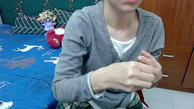 Snapshot of Cindy--Cici chatting on 02/17/25, 01:15 Cindy--Cici online show from 02/17/25, 01:15