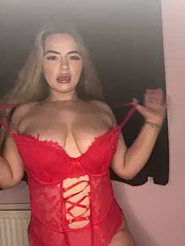 Snapshot of chelsiekink3 chatting on 03/22/25, 09:42 chelsiekink3 online show from 03/22/25, 09:42