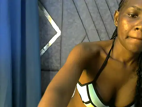 Snapshot of vannessa chatting on 11/16/25, 08:09 vannessa online show from 11/16/25, 08:09