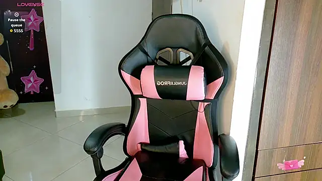 Abby tits online show from 04/12/26, 07:08