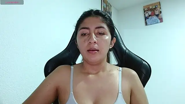 Snapshot of danna_peterson1 chatting on 04/29/26, 12:16 danna peterson1 online show from 04/29/26, 12:16