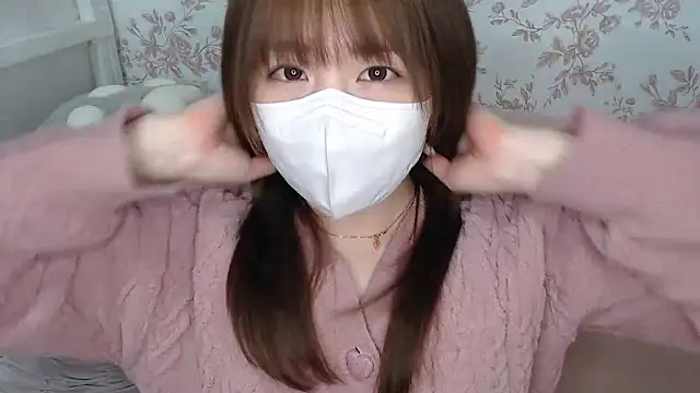 mei hosina online show from 03/28/26, 03:33