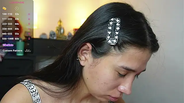 Snapshot of AlessiaVix chatting on 01/10/25, 04:20 AlessiaVix online show from 01/10/25, 04:20