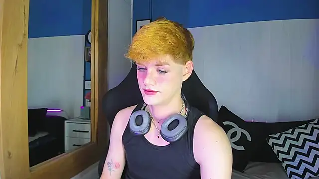 VladHellsing4 online show from 10/22/25, 02:28