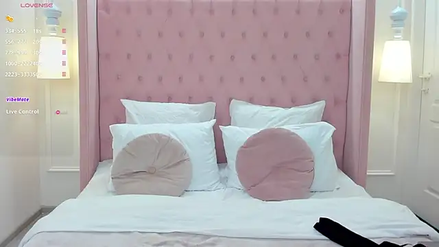 Snapshot of MilaVoxx chatting on 12/04/24, 06:11 MilaVoxx online show from 12/04/24, 06:11